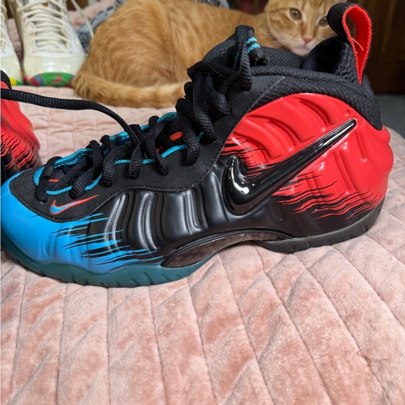 Nike SPIDER-MAN Foamposite “Foams” Sneakers 6.5Y/9W Great Preowned Condition - Picture 1 of 14